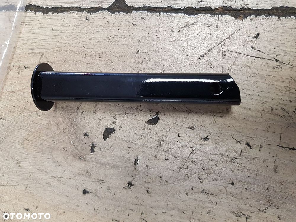 Podnóżek pasażera Honda VT750 VT1300 CB450 GL500  50715-413-000 - 4