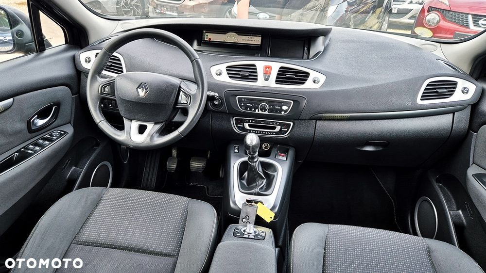 Renault Scenic 1.6 16V Luxe Privilege - 35