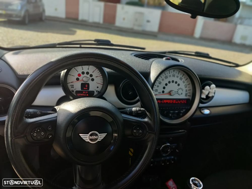 MINI 3 Portas One D - 6