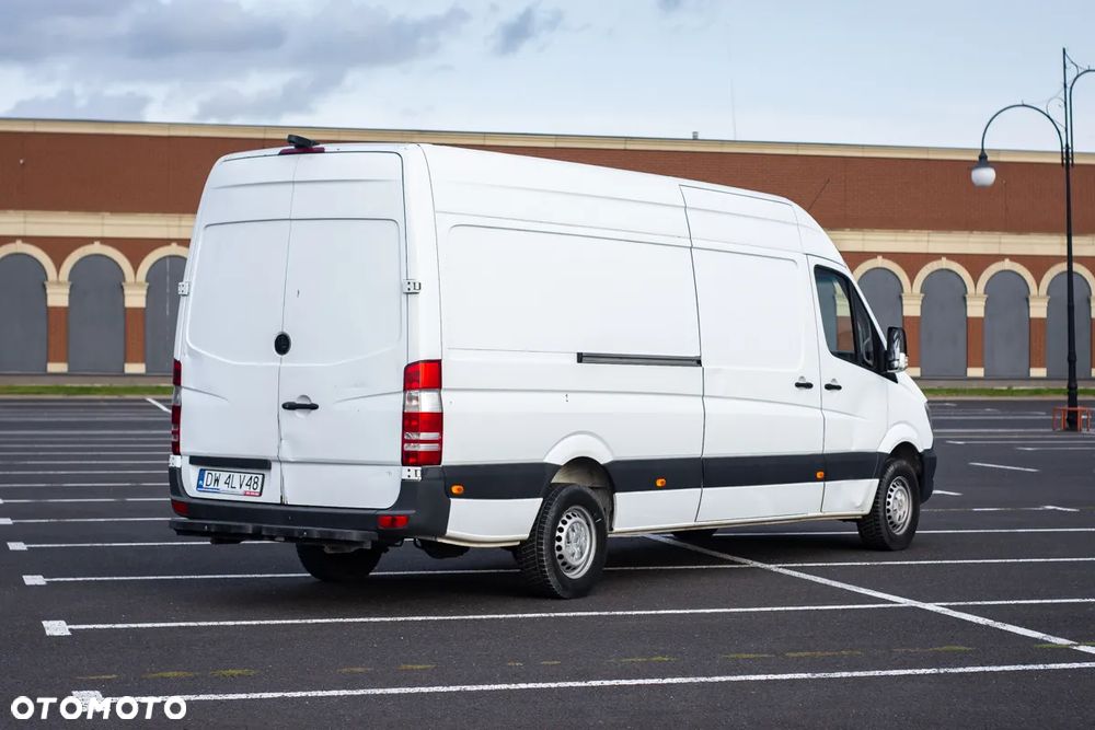 Mercedes-Benz Sprinter - 2