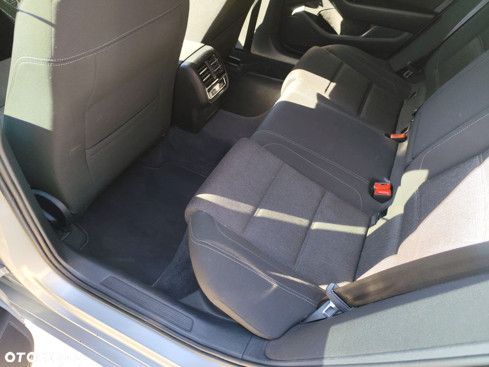 Volkswagen Passat Variant 2.0 TDI SCR DSG Comfortline - 17