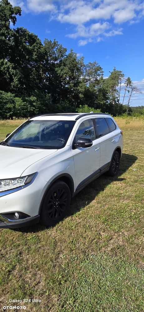 Mitsubishi Outlander - 2