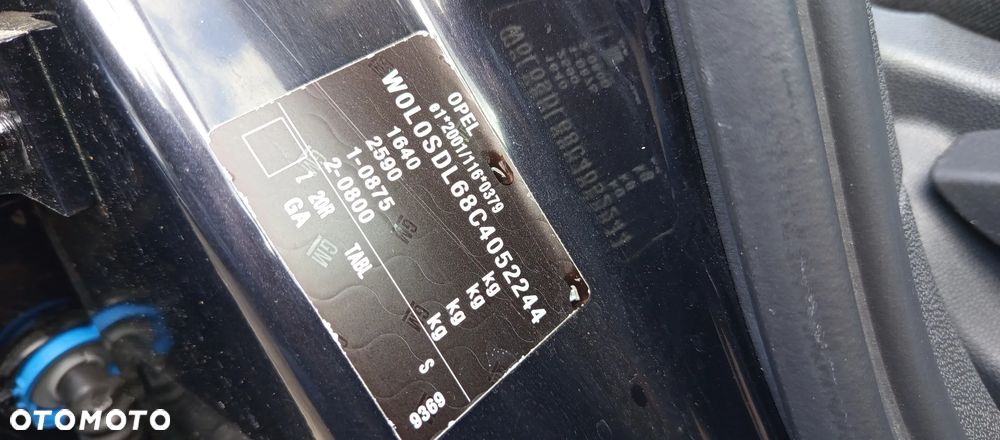 Opel Corsa 1.4 16V Active - 28