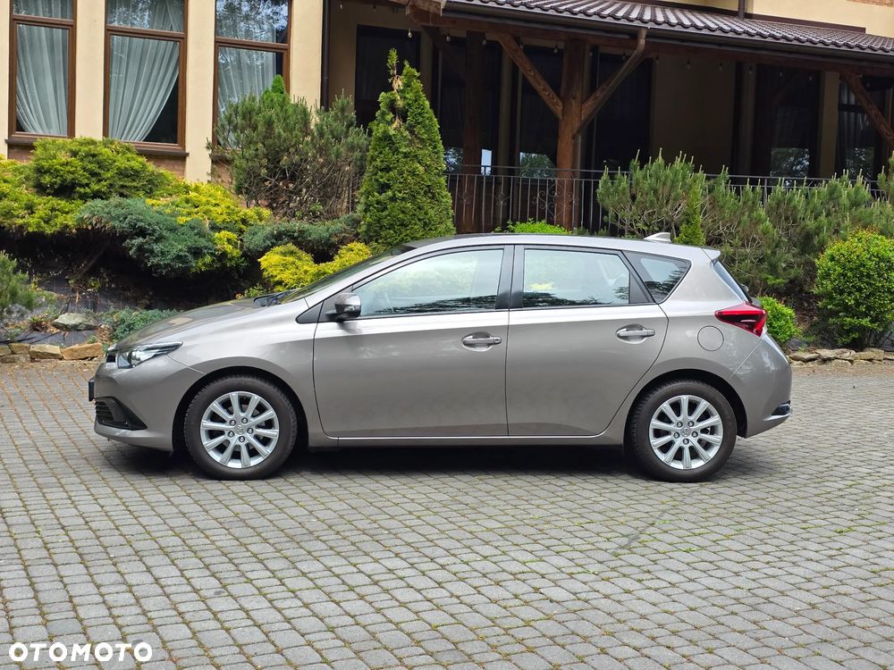 Toyota Auris 1.33 Dual-VVT-i - 8