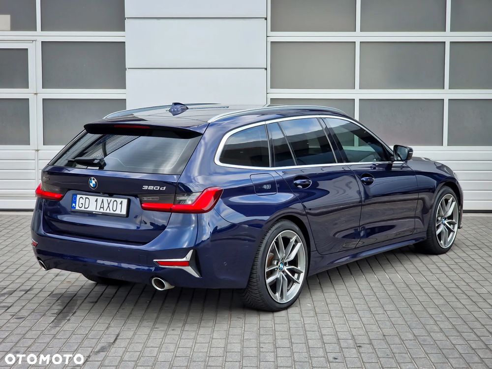BMW Seria 3 320d xDrive mHEV - 4