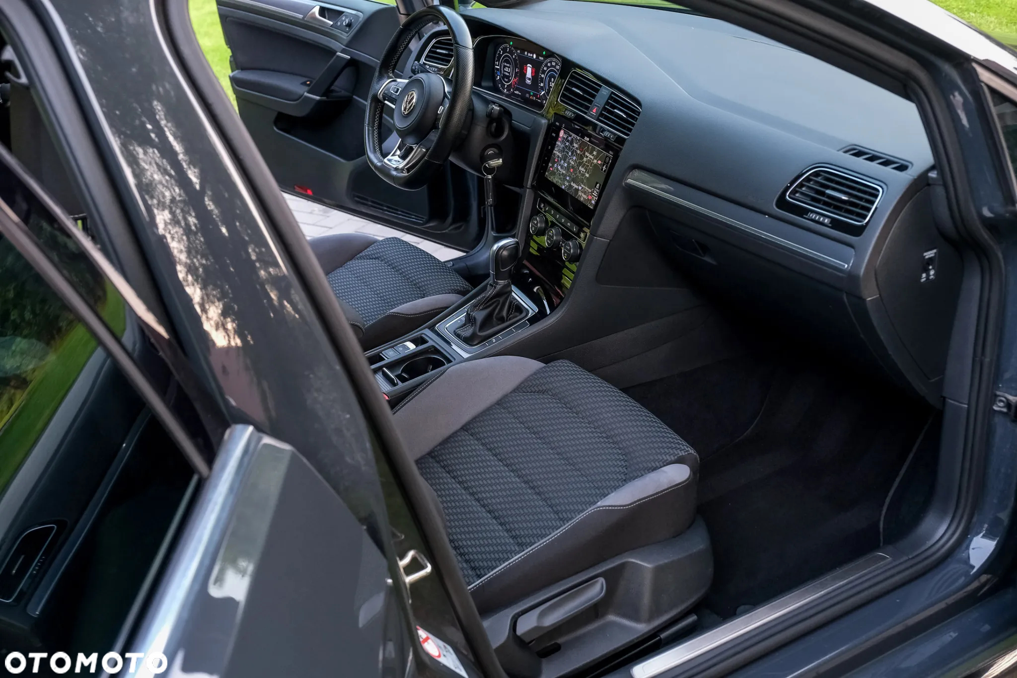 Volkswagen Golf VIII 2.0 TDI R-Line DSG - 30