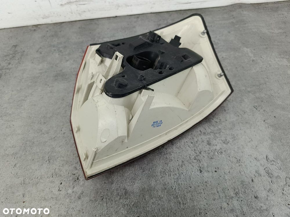LAMPA TYLNA LEWA AUDI A4 B6 11-A468 TYC SEDAN - 2