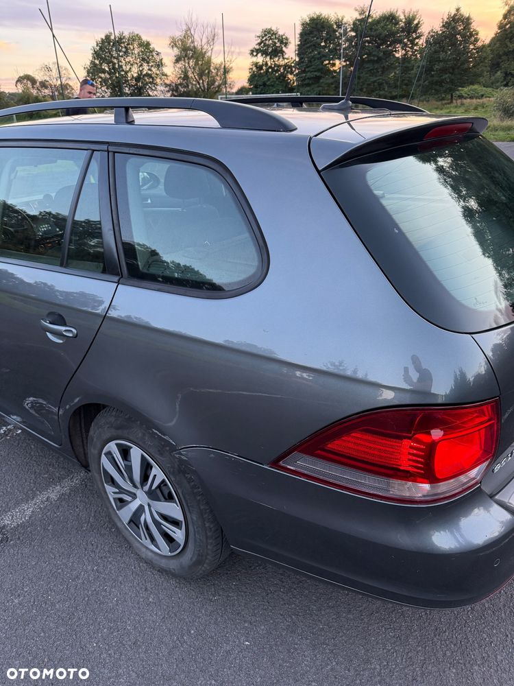 Volkswagen Golf 1.6 TDI Comfortline - 8