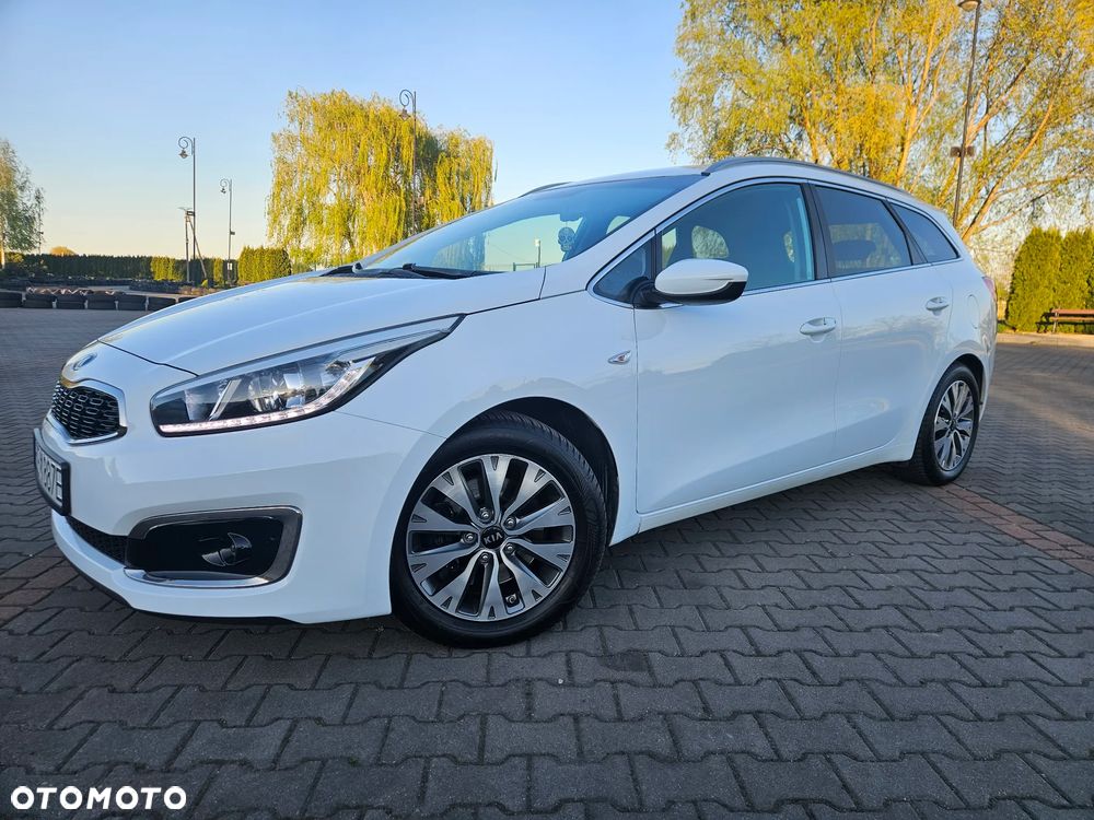 Kia Ceed 1.6 CRDi 136 ISG Dream-Team Edition - 3