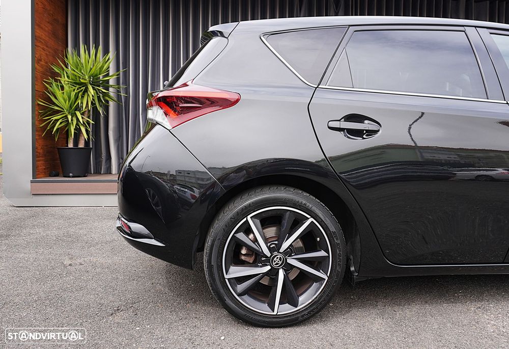 Toyota Auris 1.8 HSD Comfort +P.Techno+P.Sport - 9