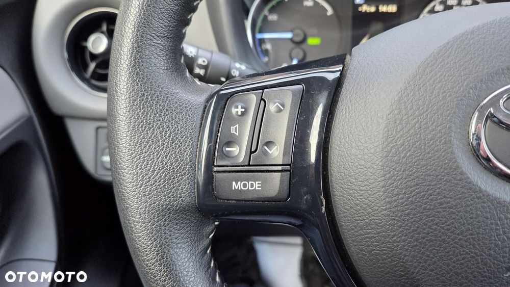 Toyota Yaris Hybrid 100 Premium EU6 - 25