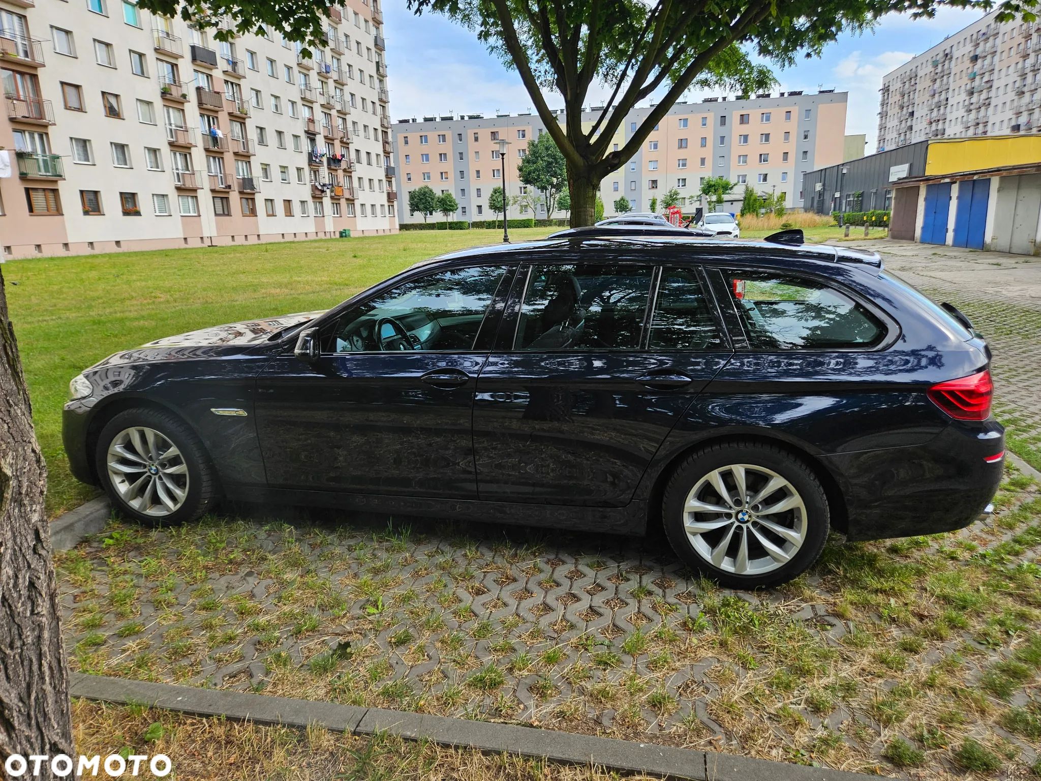 BMW Seria 5 528i Touring Luxury Line - 1