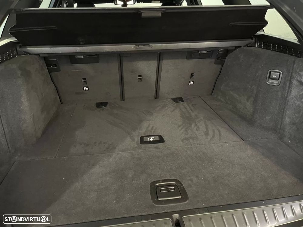 BMW 520 d Pack Desportivo M Auto - 48