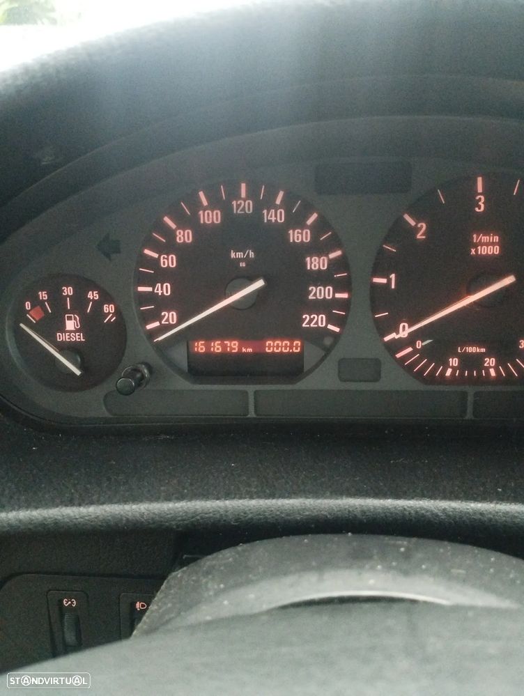 BMW 318 tds Touring - 9