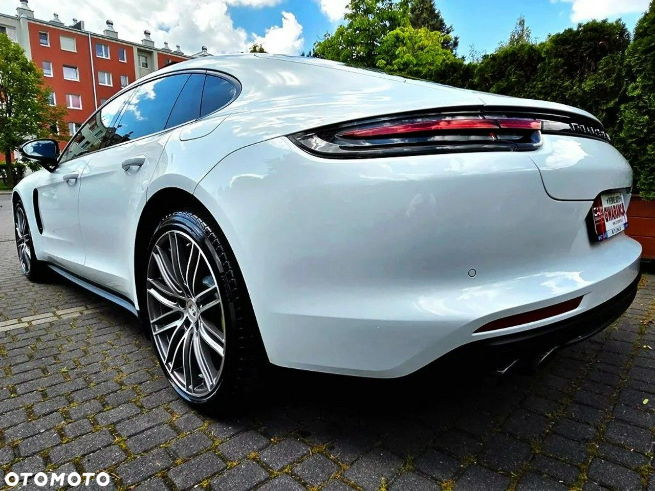 Porsche Panamera 4 Platinum Edition - 35