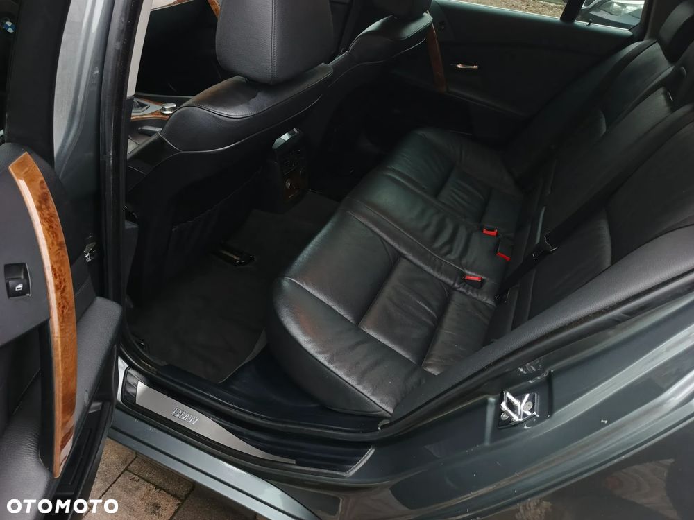 BMW Seria 5 530xd - 28