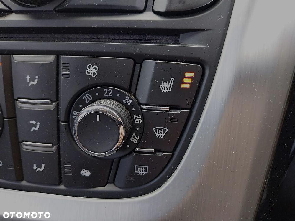 Opel Astra GTC 1.4 Turbo - 24