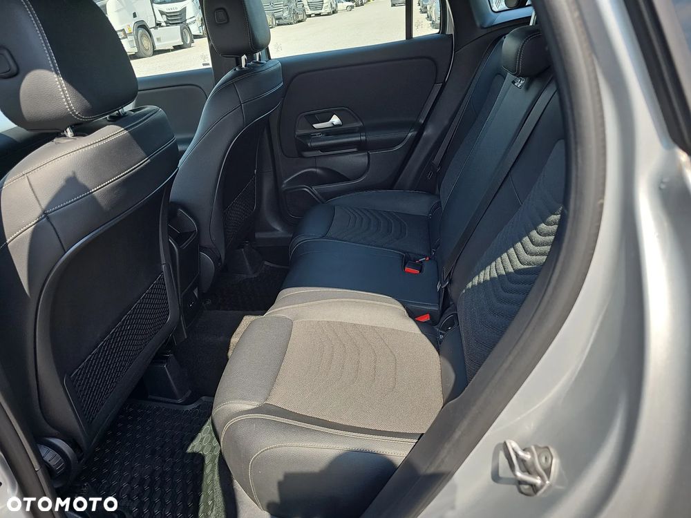Mercedes-Benz GLA 200 Style - 20