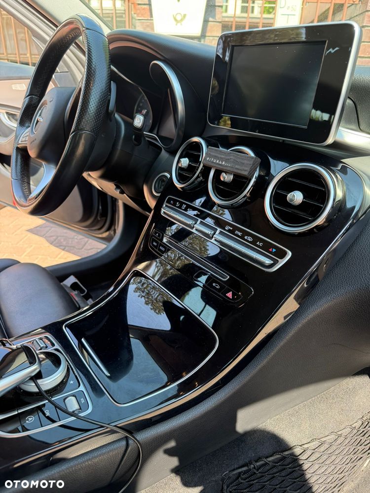 Mercedes-Benz Klasa C 180 7G-TRONIC - 24
