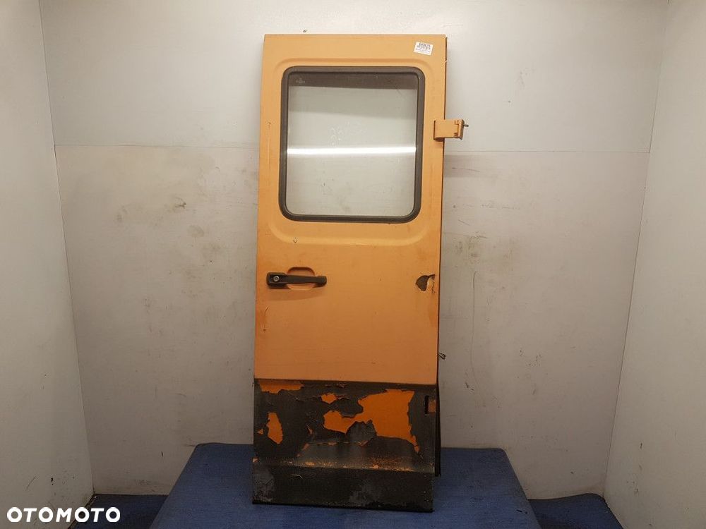 MERCEDES BENZ KACZKA 207 D DRZWI TYŁ PRAWE - 1