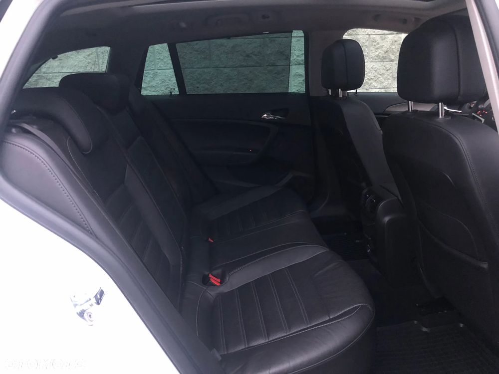 Opel Insignia 2.0 CDTI ecoFLEX Business Cosmo - 26