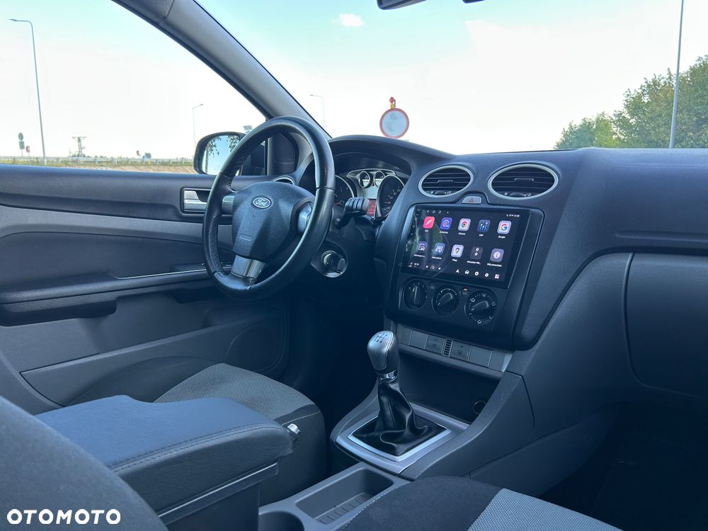 Ford Focus 1.8 Style+ - 10