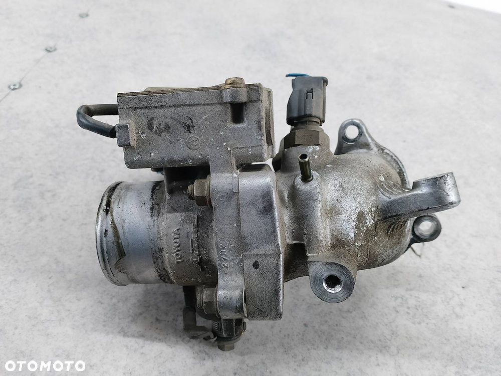 PRZEPUSTNICA TOYOTA COROLLA VERSO I 89672-21020 2.0 D-4D - 6