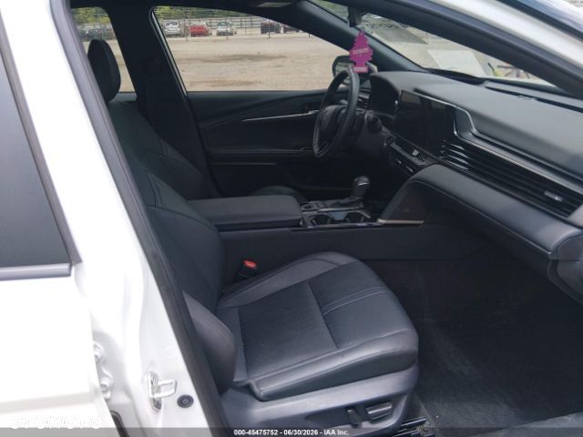 Toyota Camry 2.5 Hybrid Executive CVT - 8