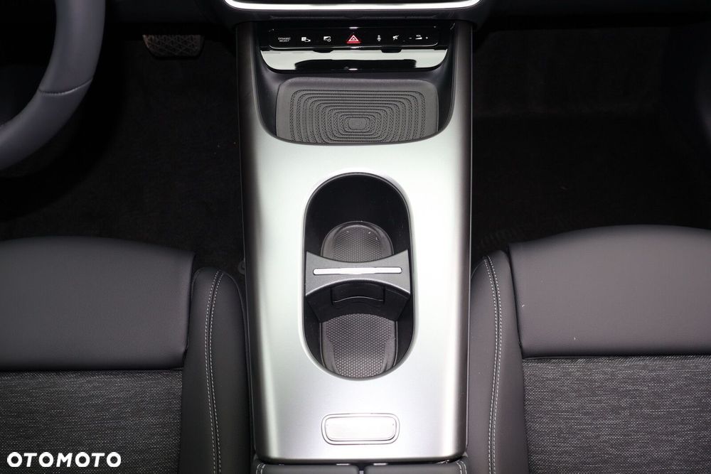 Mercedes-Benz GLB - 16