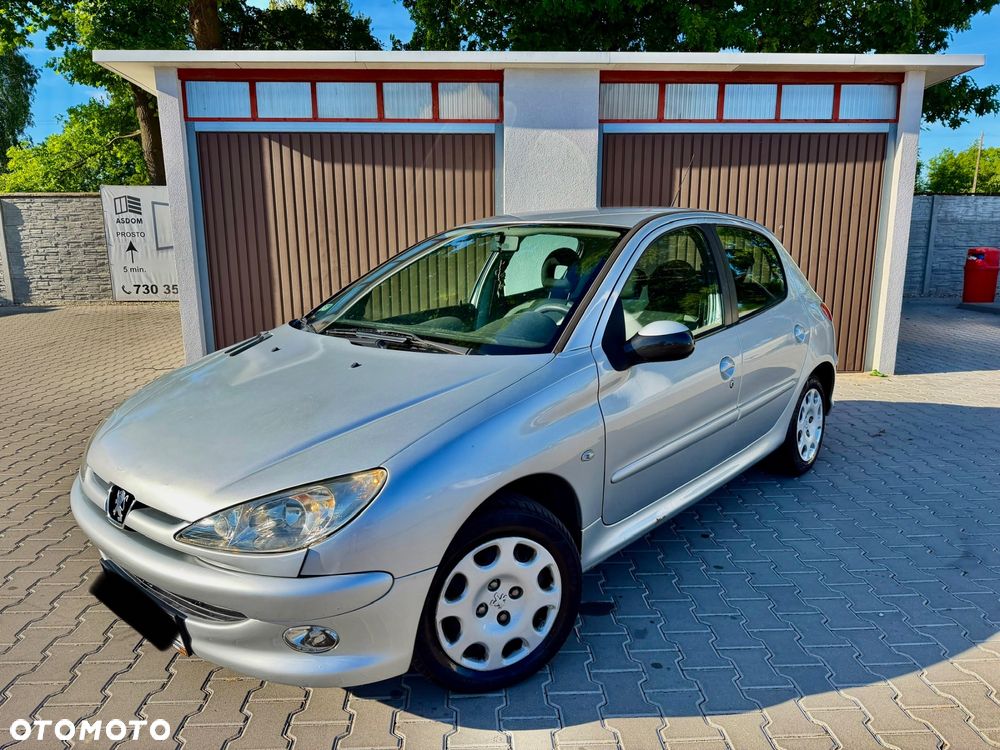 Peugeot 206 - 1