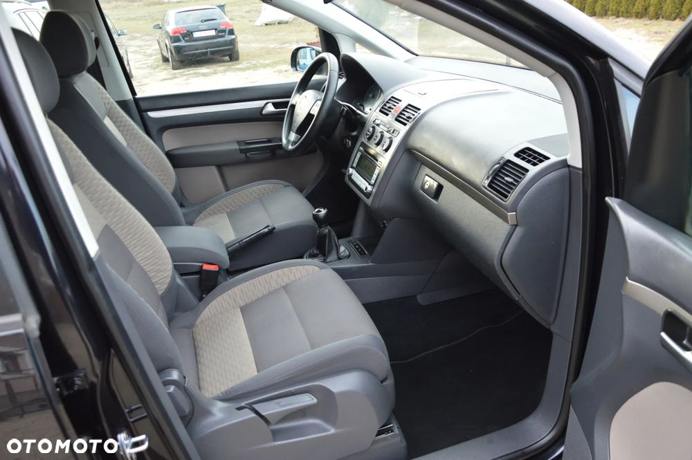 Volkswagen Touran 2.0 TDI DPF Cross - 23