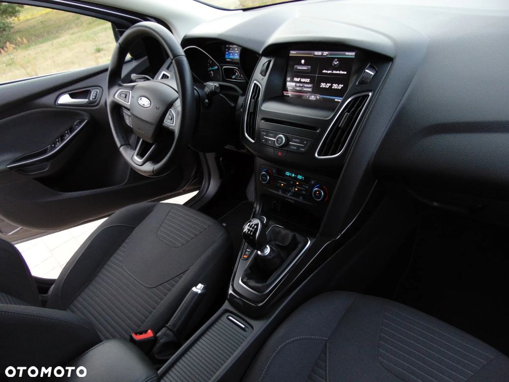 Ford Focus 1.0 EcoBoost Titanium - 8