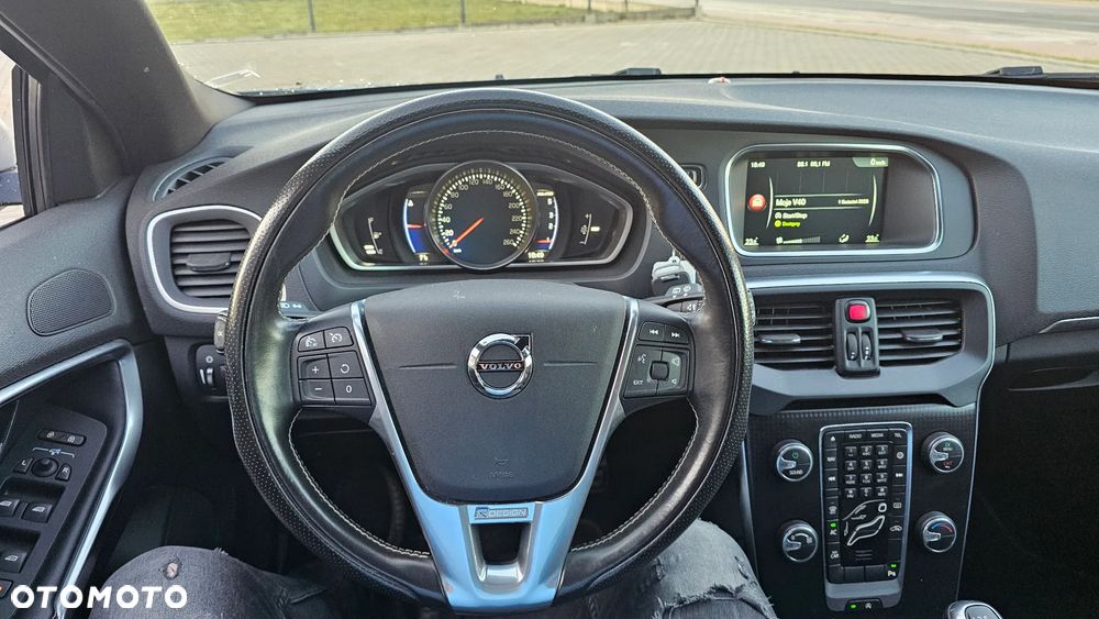 Volvo V40 D2 Drive-E R-Design Momentum - 32