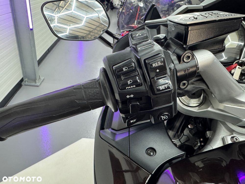 Yamaha FJR - 26