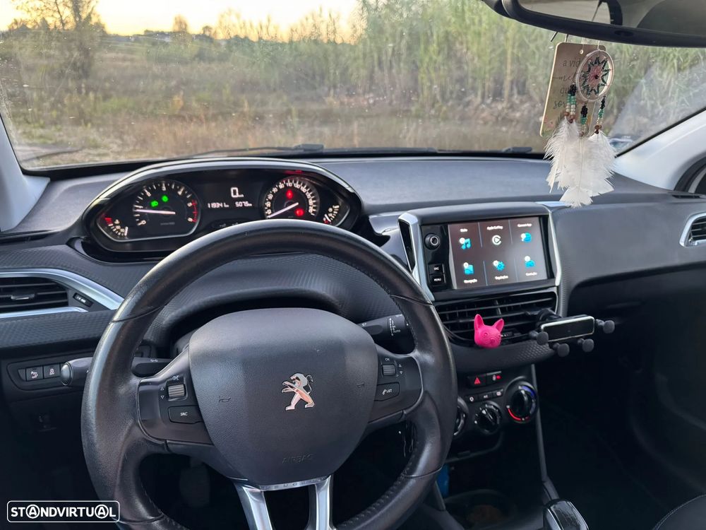 Peugeot 208 1.6 BlueHDi Style - 6