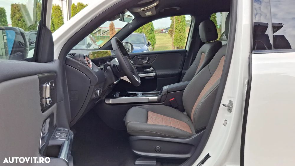 Mercedes-Benz EQB 300 4MATIC - 11