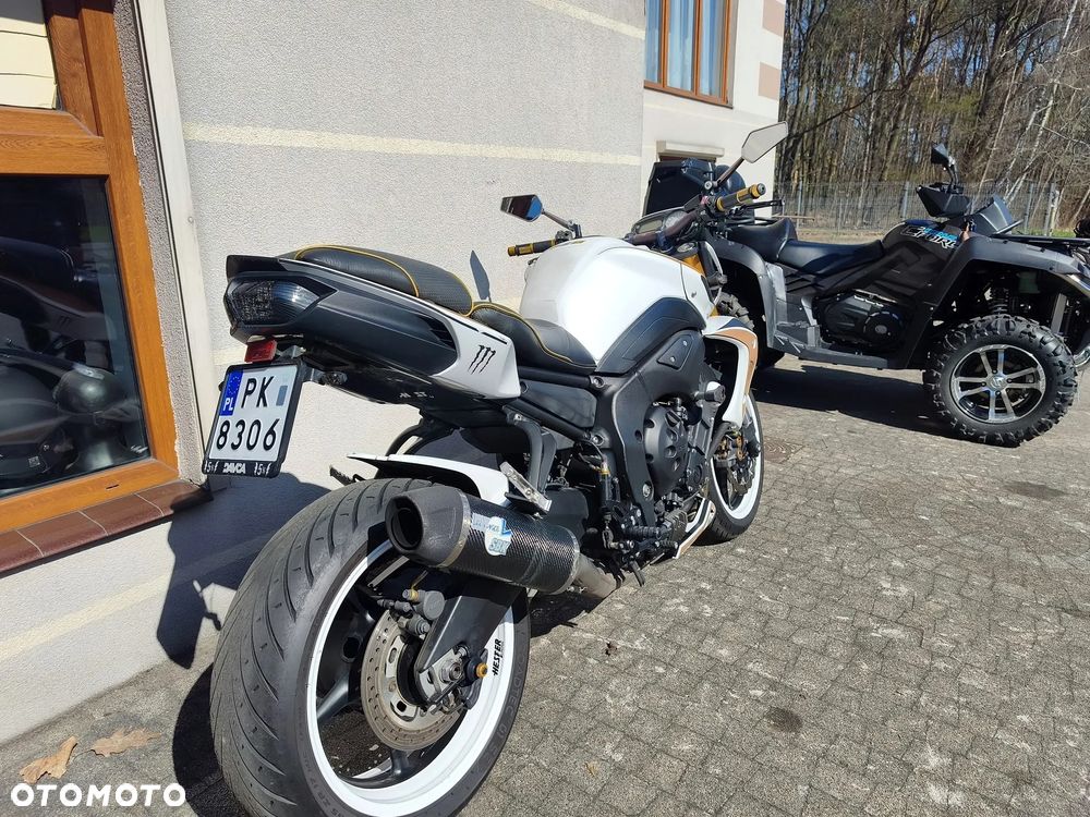 Yamaha FZ8 - 5