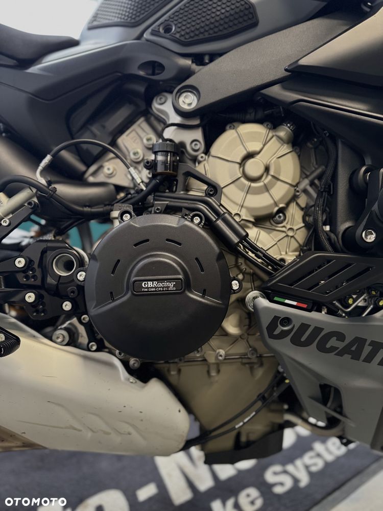 Ducati Streetfighter V4 - 4