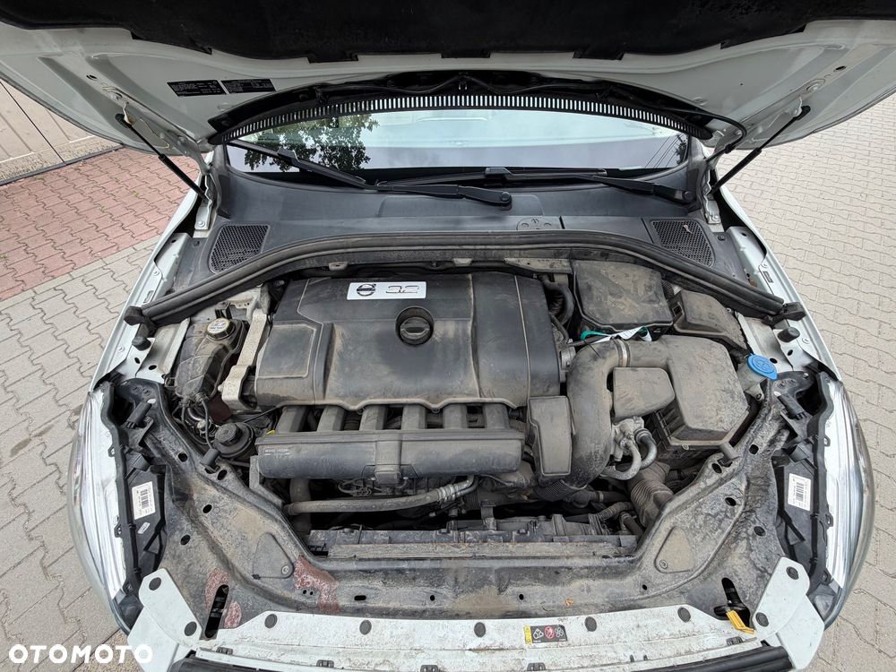 Volvo XC 60 3.2 AWD RDesign - 38