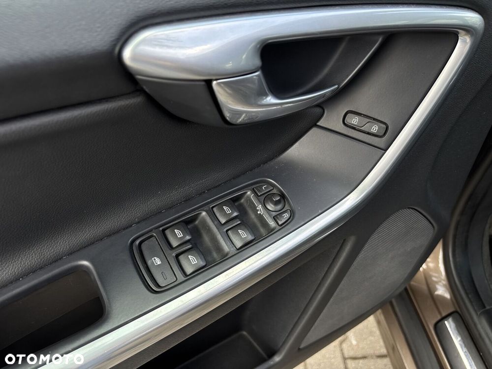 Volvo XC 60 - 24