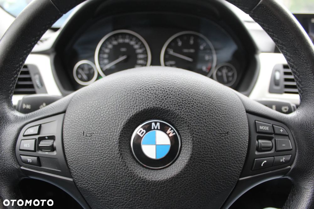 BMW Seria 3 318d Blue Performance - 14