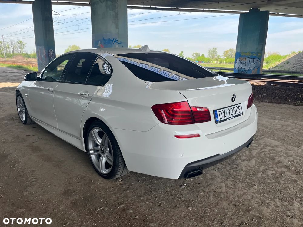 BMW Seria 5 550i xDrive Luxury Line - 15