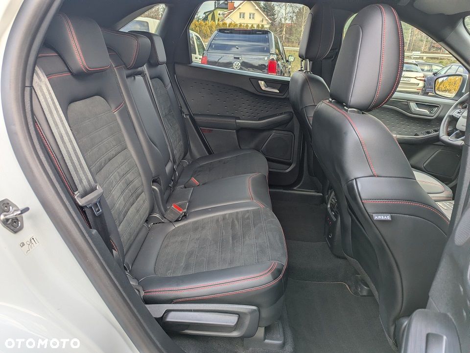 Ford Kuga 2.5 Duratec PHEV ST-LINE - 31