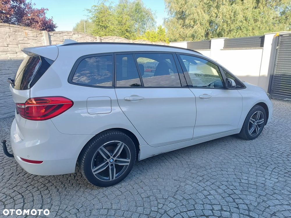 BMW Seria 2 218d Sport Line - 3