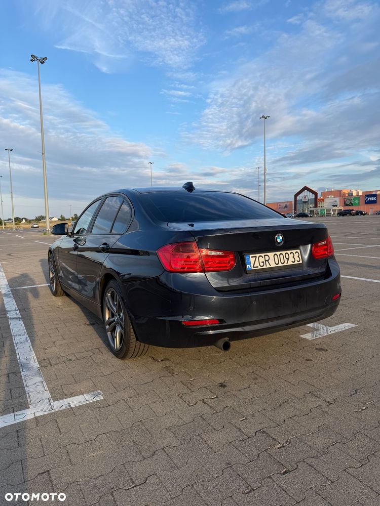 BMW Seria 3 316i - 15