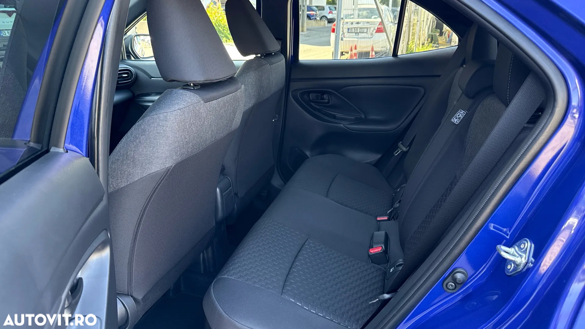 Toyota Yaris Cross 1.5 VVT-i HSD 4x4 Dynamic - 13