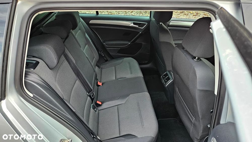 Volkswagen Golf - 30