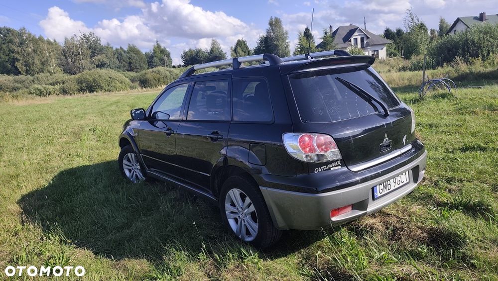Mitsubishi Outlander - 3