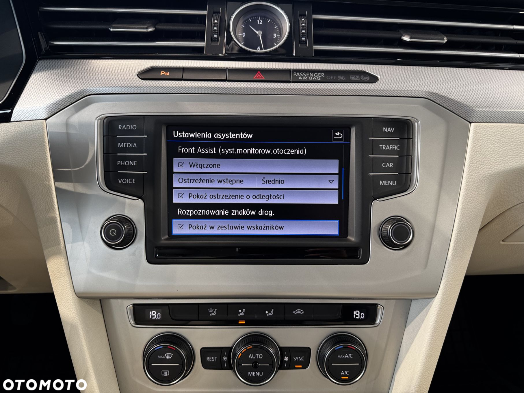 Volkswagen Passat - 29