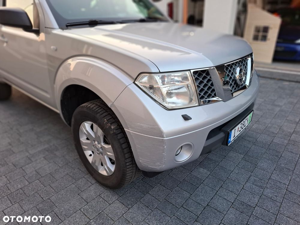 Nissan Pathfinder 2.5 DCi LE - 20
